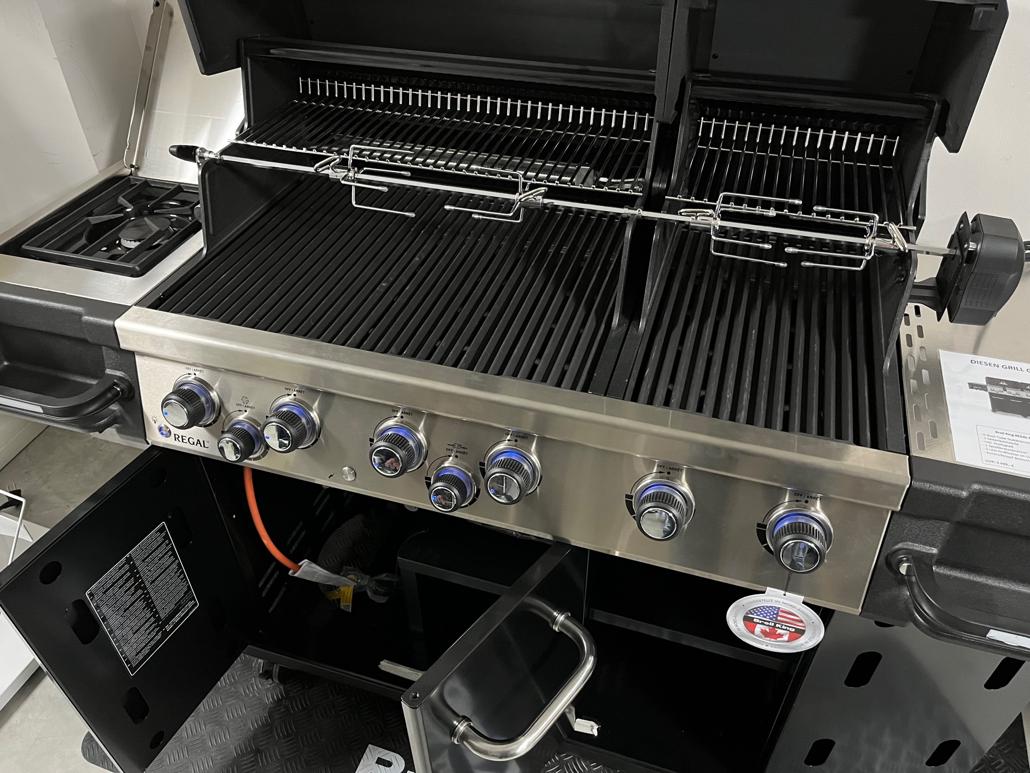 Broil King REGAL 690 XL BLACK inkl. DrehspieB Ausstellungsstuck