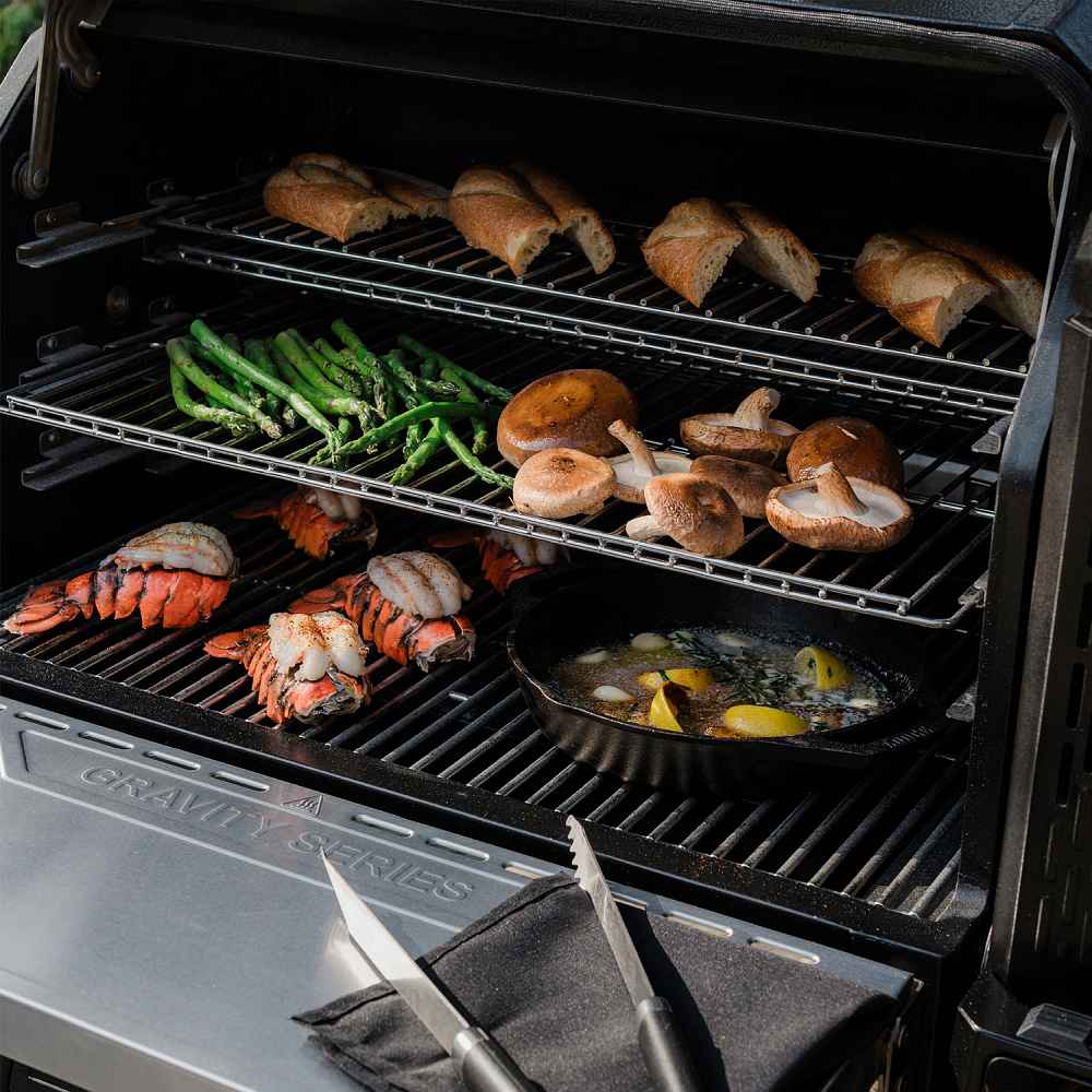 Masterbuilt Gravity XT Digitaler & Smarter Holzkohlegrill und Smoker